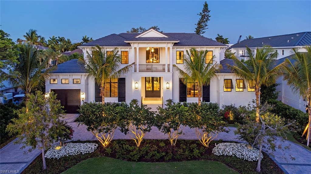 Property Photo: 1655 Gordon Dr FL 34102