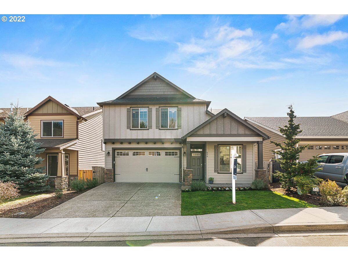 Property Photo:  646 N V St  WA 98671 