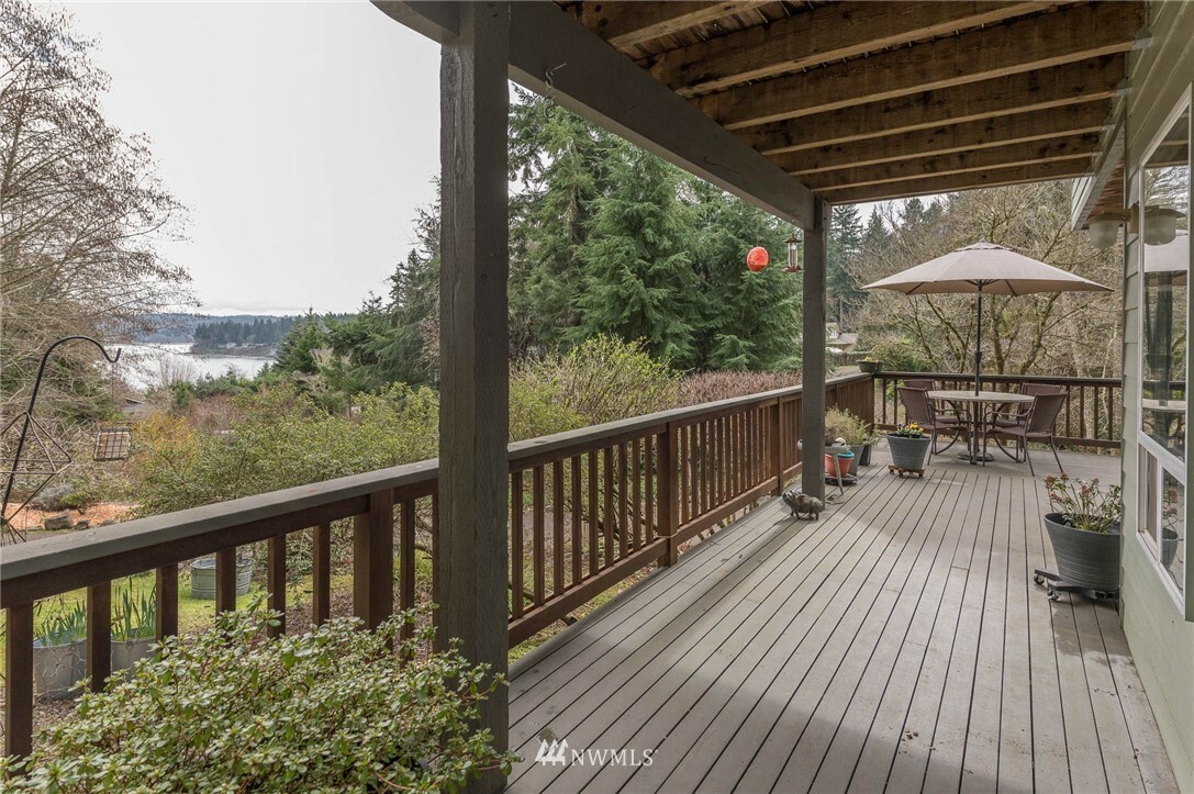 Property Photo:  22815 105th Avenue SW  WA 98070 