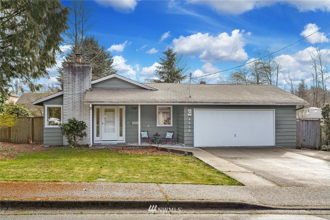 Property Photo:  4506 SW 219th Street  WA 98043 