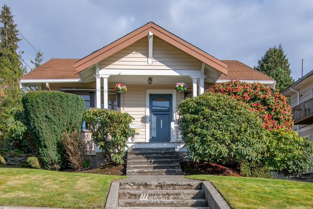 Property Photo:  4140 3rd Avenue NW  WA 98107 