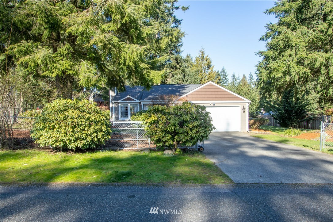 Property Photo:  9523 157th Street E  WA 98375 