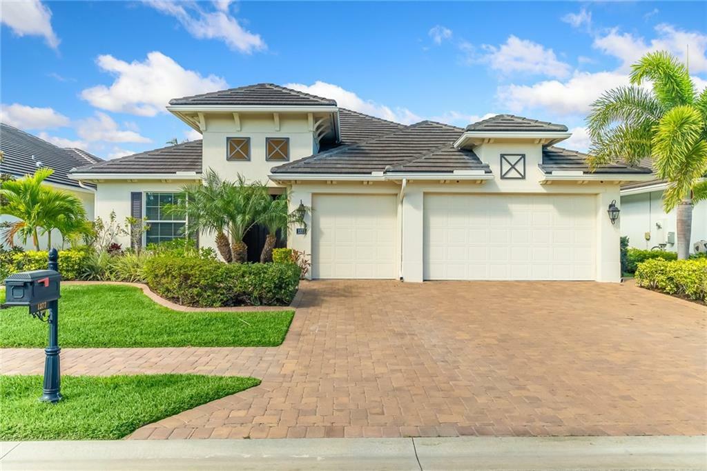 Property Photo:  1377 Lilys Cay Circle  FL 32967 