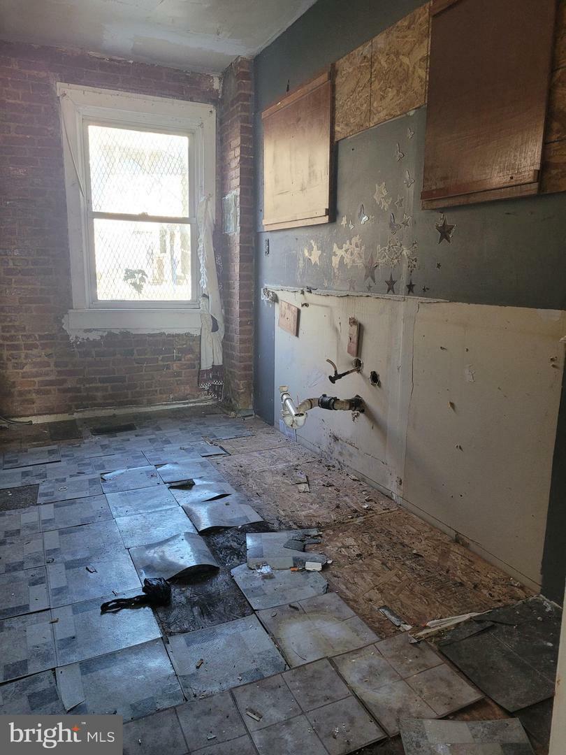 Property Photo: 924 W Franklin Street MD 21223