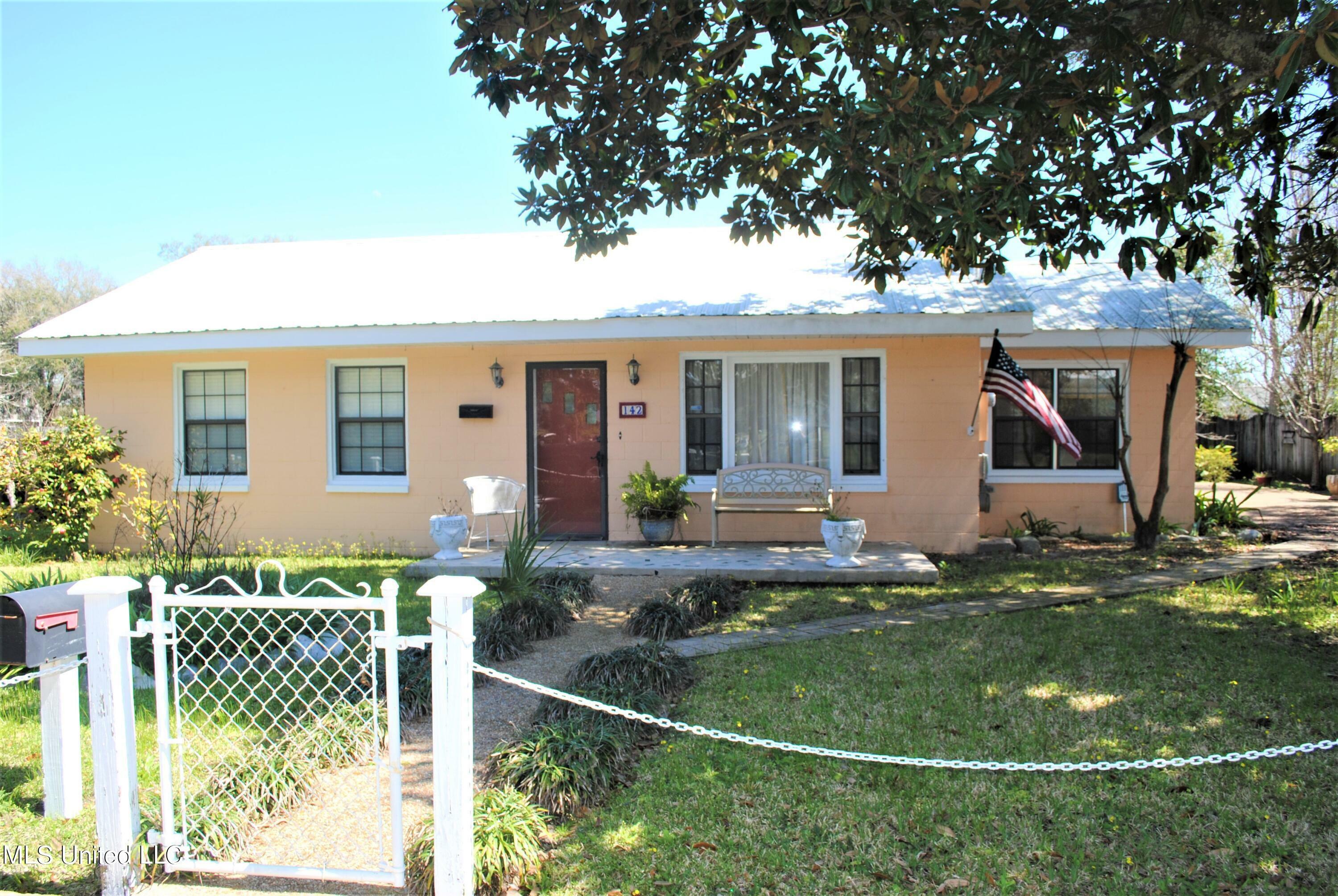 Property Photo:  142 Rosetti Street  MS 39530 