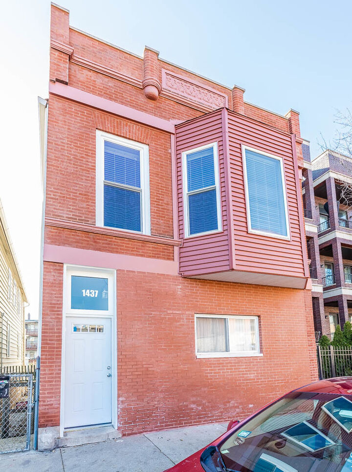 1437 W Augusta Boulevard 2  Chicago IL 60642 photo
