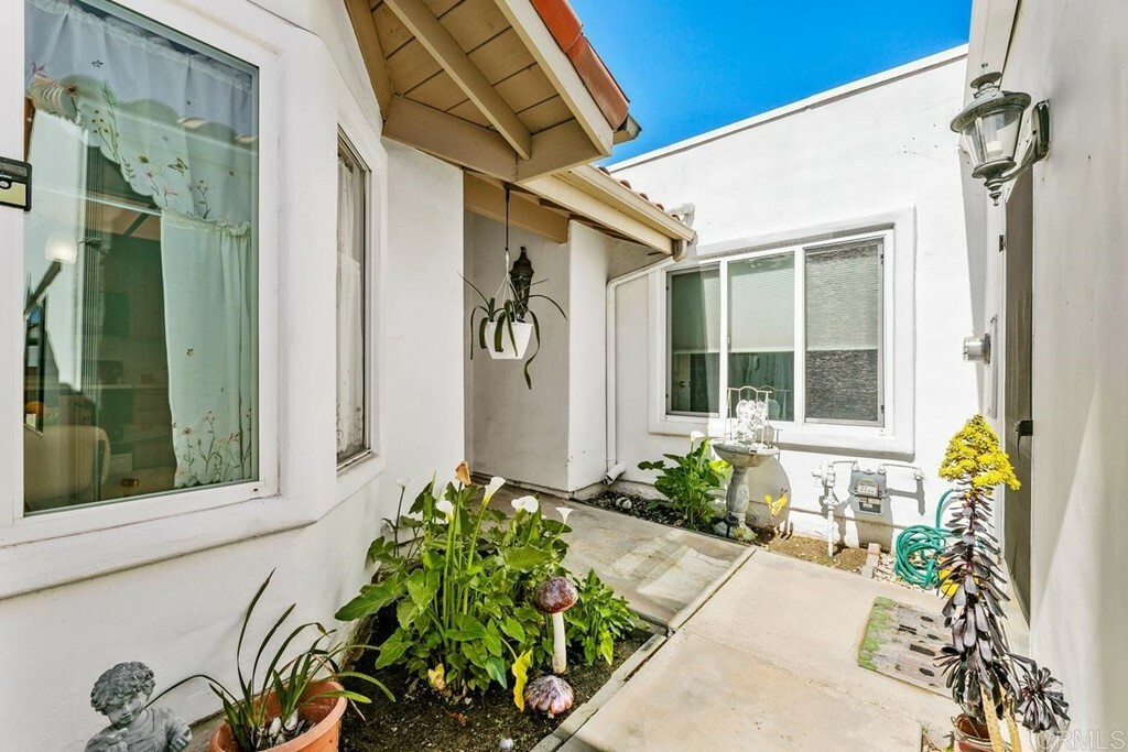 Property Photo:  4695 Barcelona Way  CA 92056 