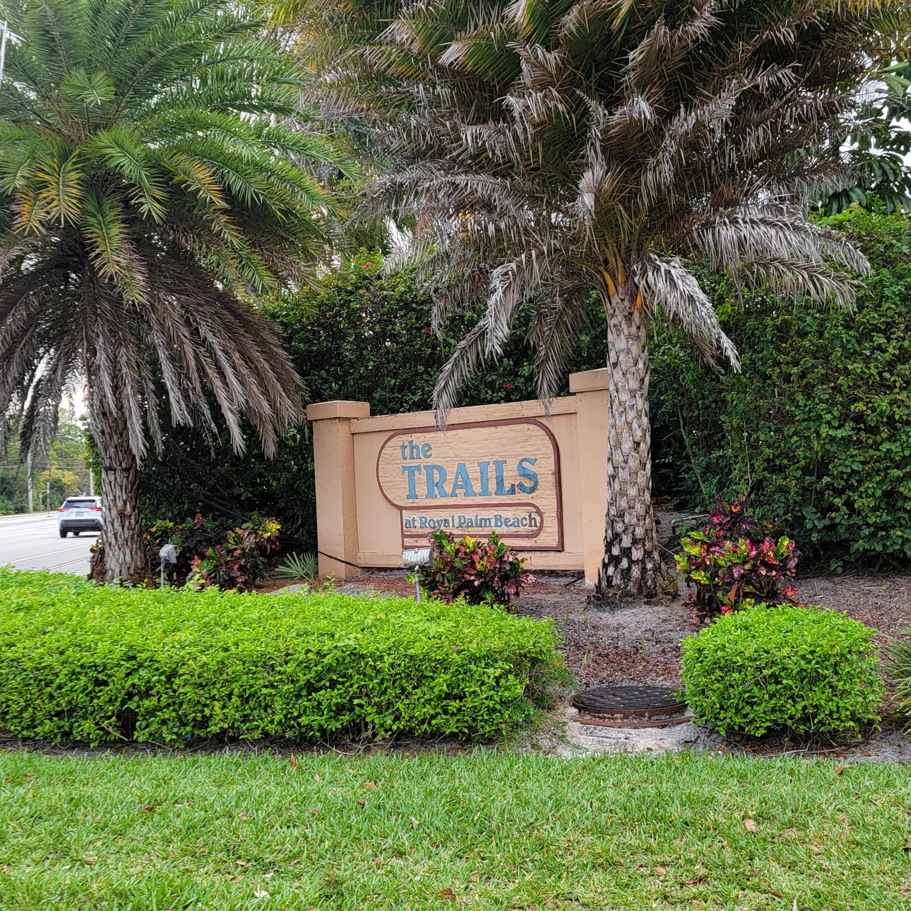 Property Photo: 901 Lakeview Circle 901 FL 33411