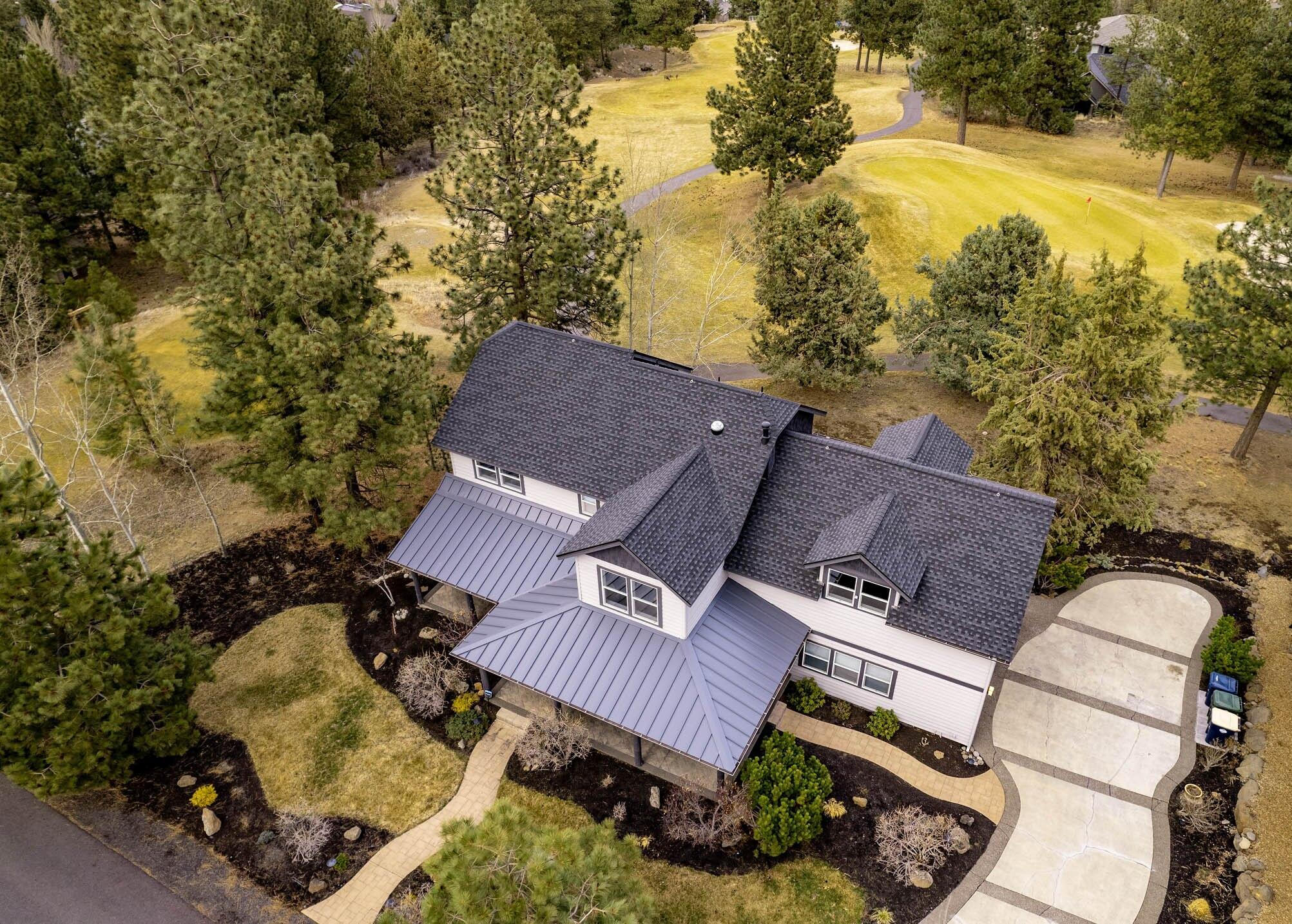 Property Photo: 3158 NW Fairway Heights Drive OR 97703