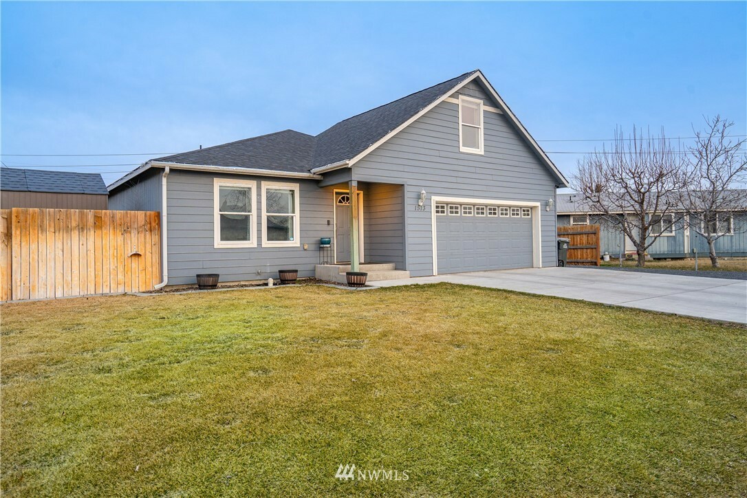 Property Photo:  1513 N Buell Drive  WA 98837 