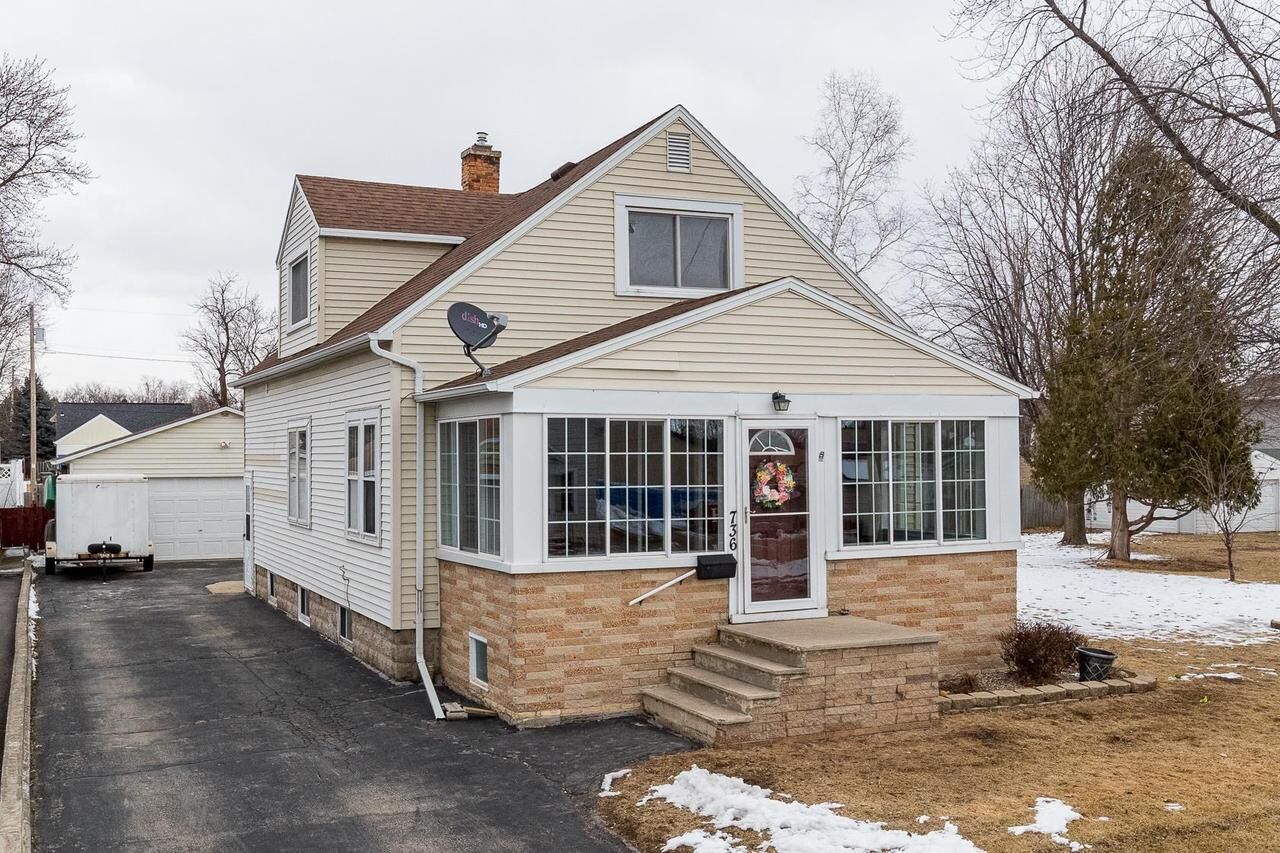 Property Photo: 736 6th Street WI 54952