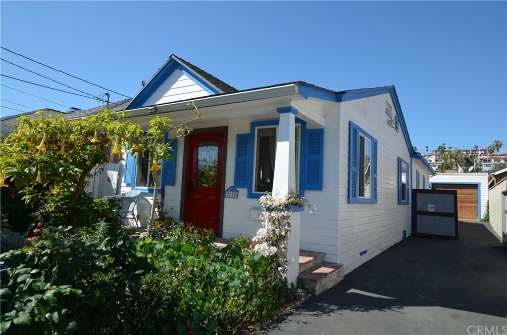 Property Photo:  2625 S Denison Avenue  CA 90731 