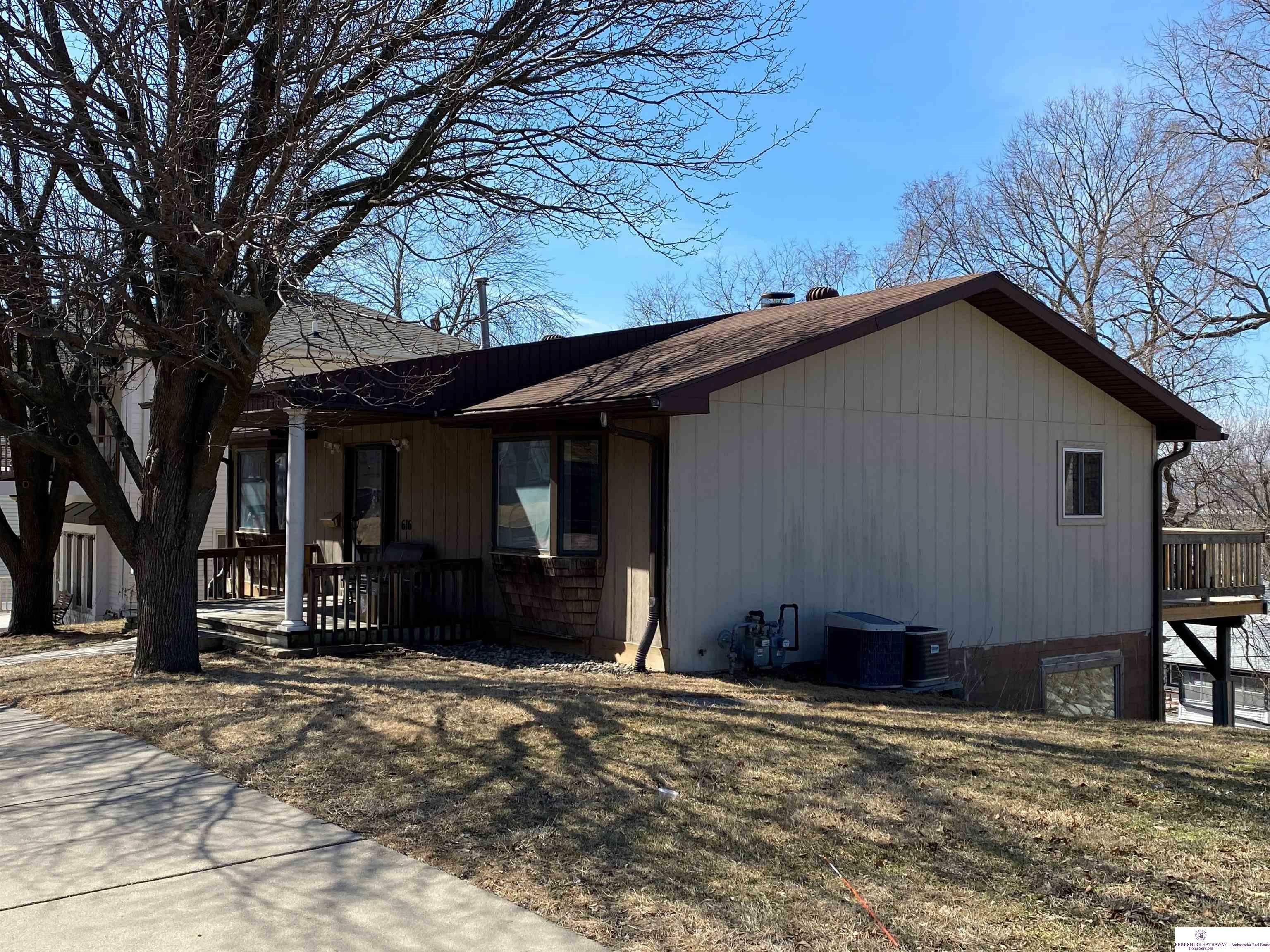 Property Photo: 616 S 3 IA 51503