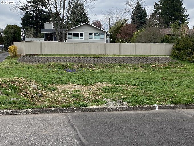 Property Photo: 8606 SE Sherley Ave WA 98664