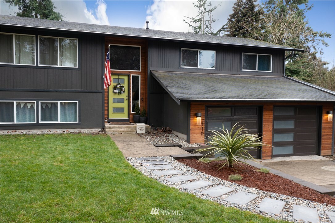 Property Photo: 2710 24th Avenue Ct SE WA 98374