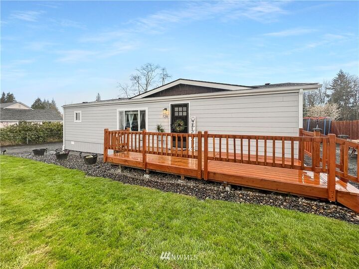 Property Photo: 728 S Nevada Drive WA 98632