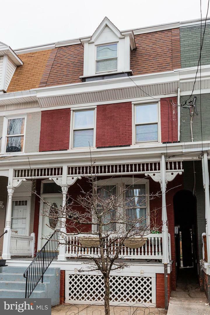 Property Photo:  24 Chester Street  PA 17602 