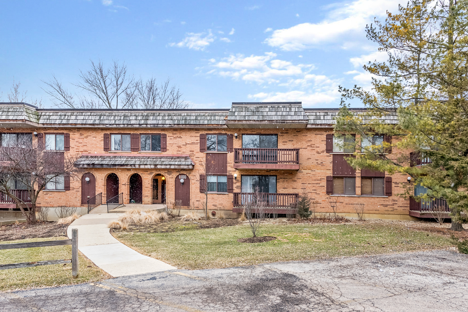 Property Photo:  8100 Woodglen Lane 201  IL 60516 