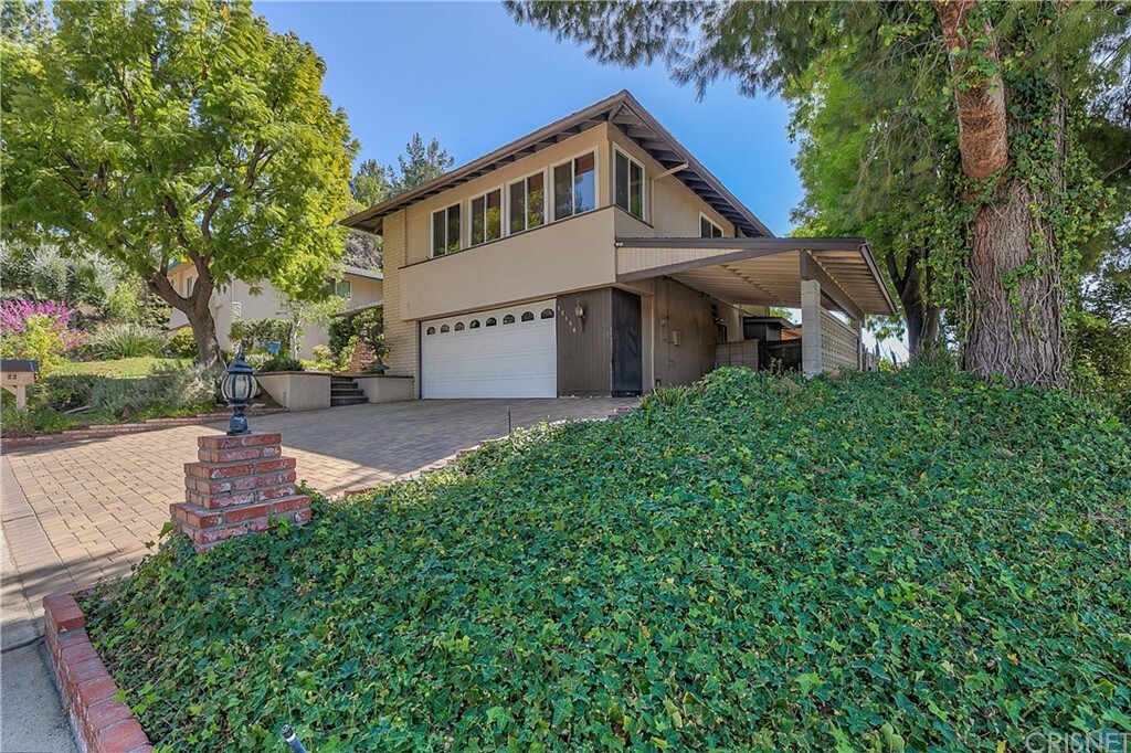 Property Photo:  22156 Itasca Street  CA 91311 