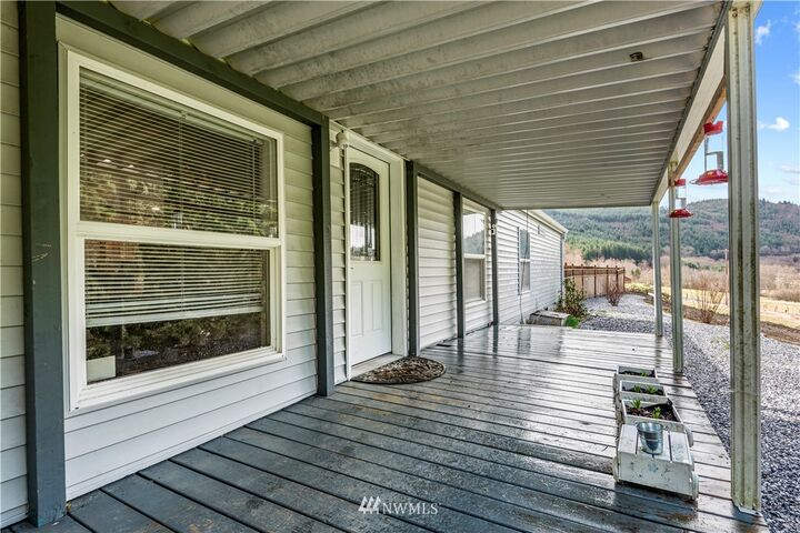 Property Photo:  410 Highland Valley Road  WA 98356 