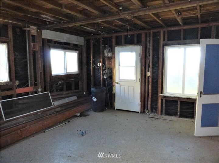 Property Photo: 313 E 11th Street WA 98362