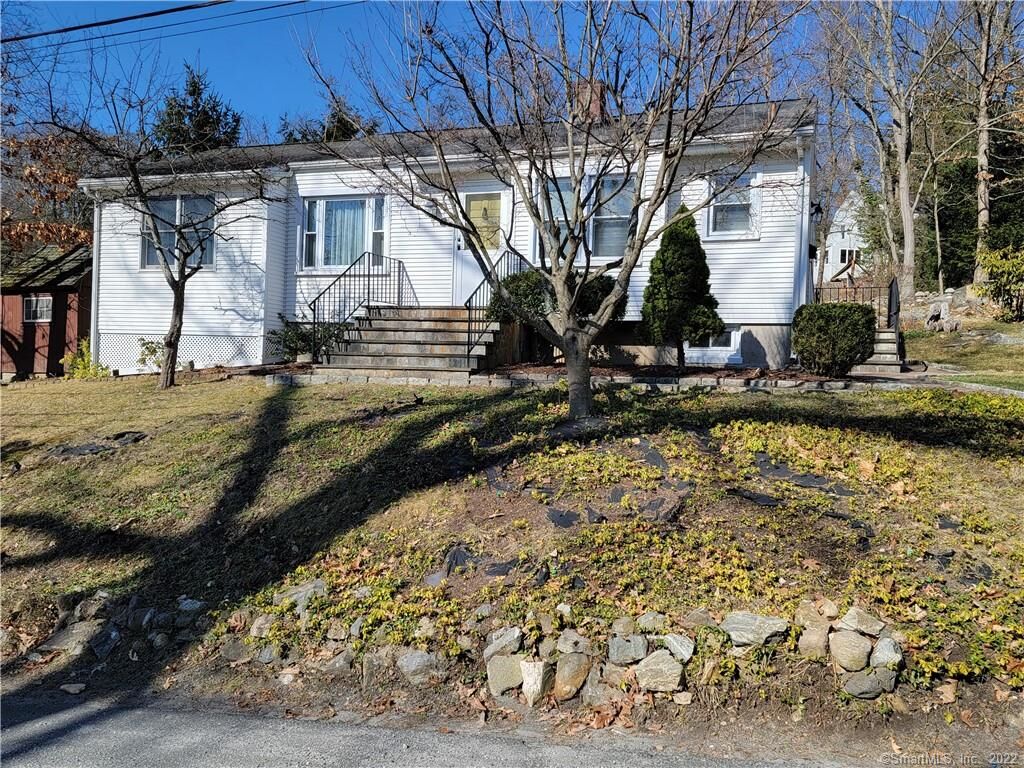 Property Photo:  7 Sunrise Nook  CT 06708 