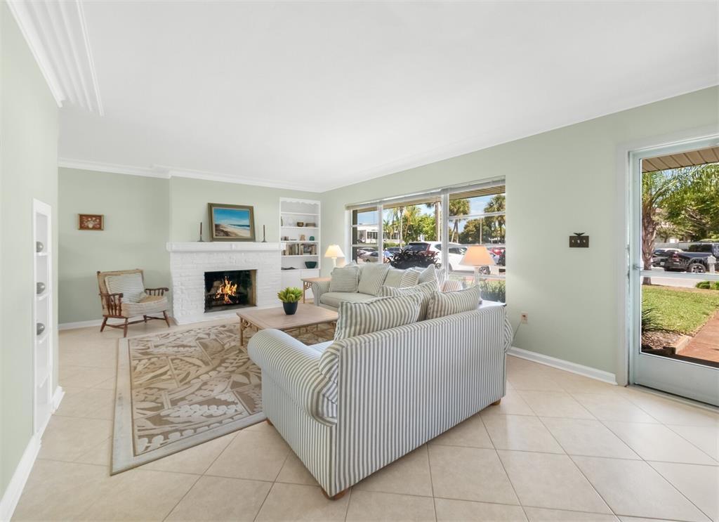 Property Photo: 130 S Blvd Of Presidents FL 34236