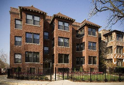Property Photo: 4404 N Malden Avenue 1 IL 60640
