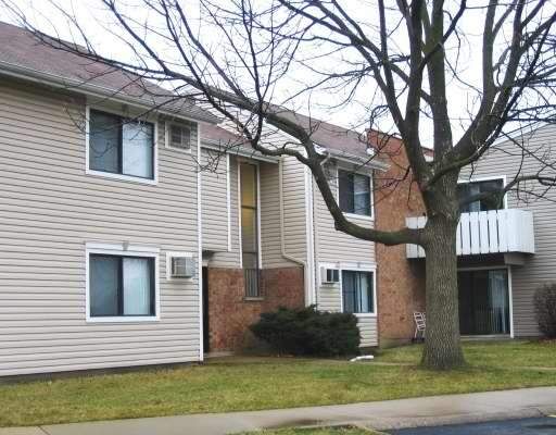 Property Photo: 400 Bayside Drive 2 IL 60074