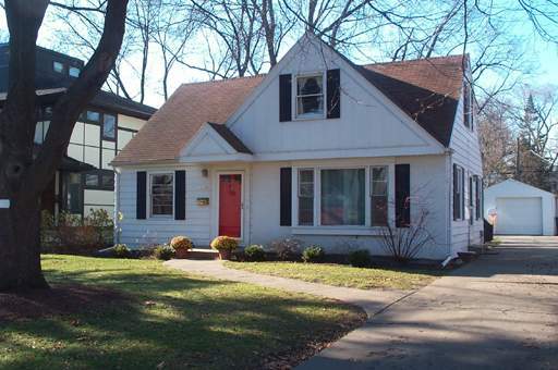 Property Photo:  236 Parkview Road  IL 60025 