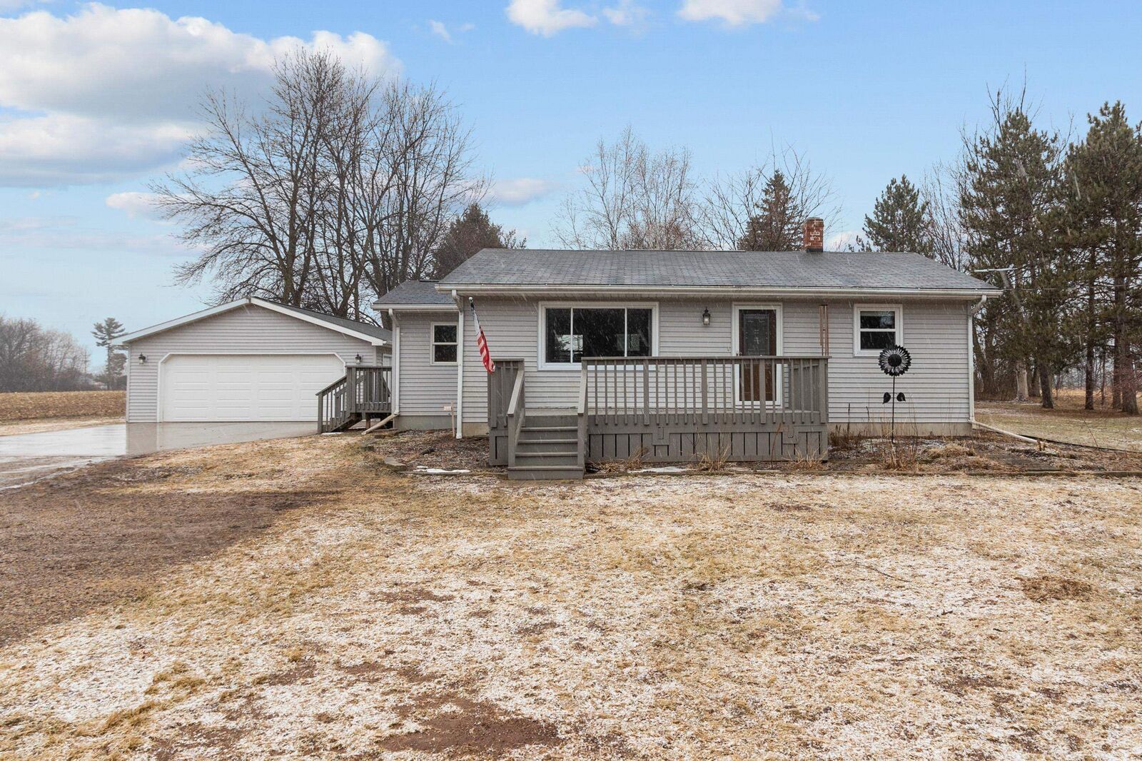 Property Photo: 1303 Wolf River Drive WI 54940-9014