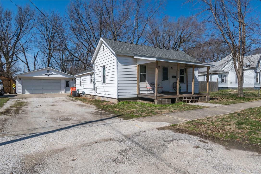 Property Photo:  611 S Main Street  IL 61951 