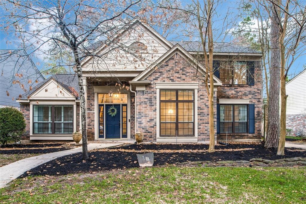 Property Photo: 18 Bending Branch Place TX 77381