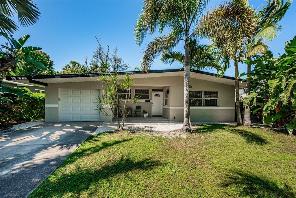 Property Photo:  4034 Helena Street NE  FL 33703 