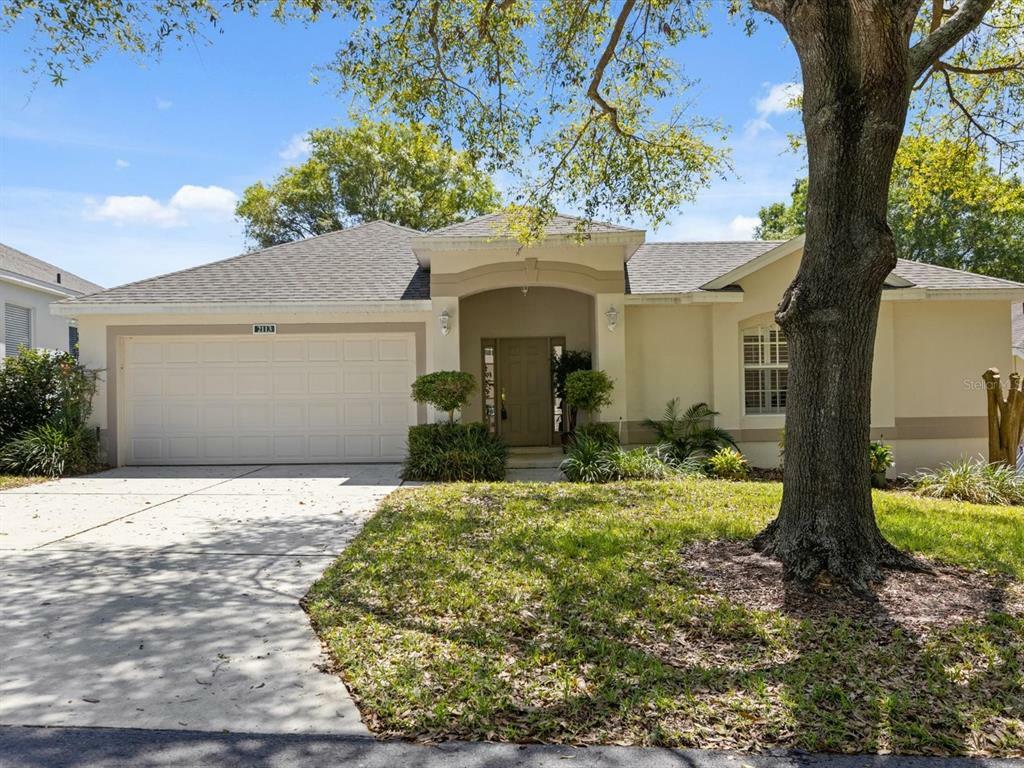 Property Photo:  2113 Stonebridge Way  FL 34711 