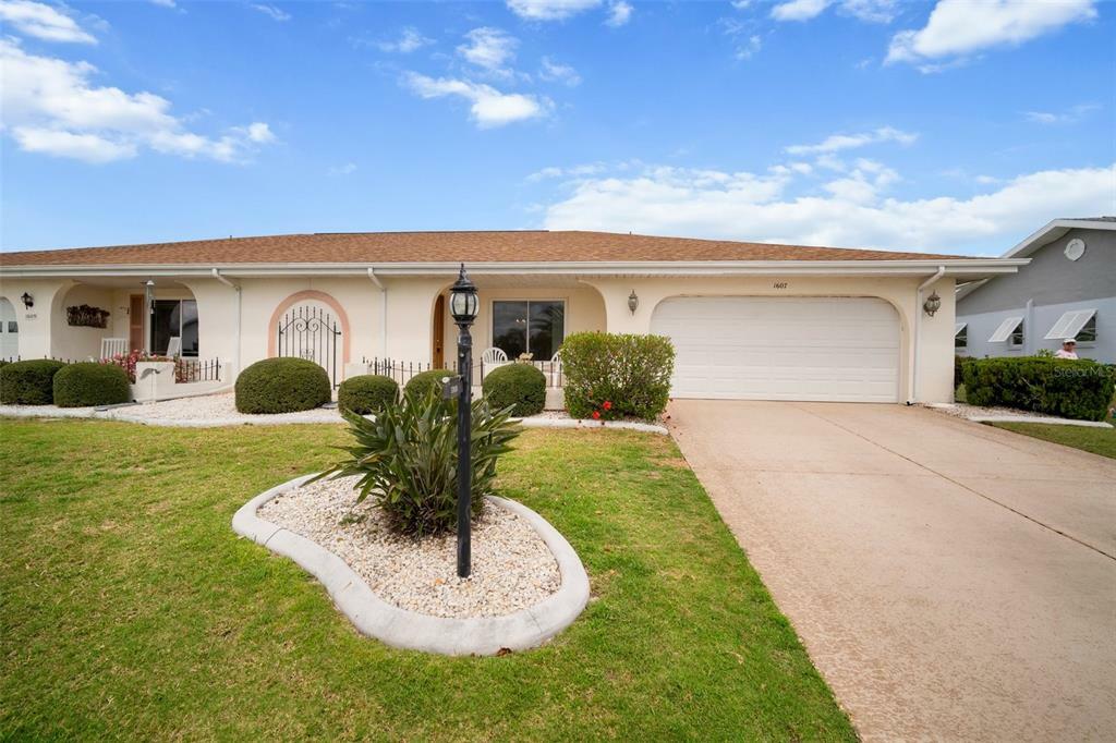 Property Photo:  1607 Cloister Drive  FL 33573 