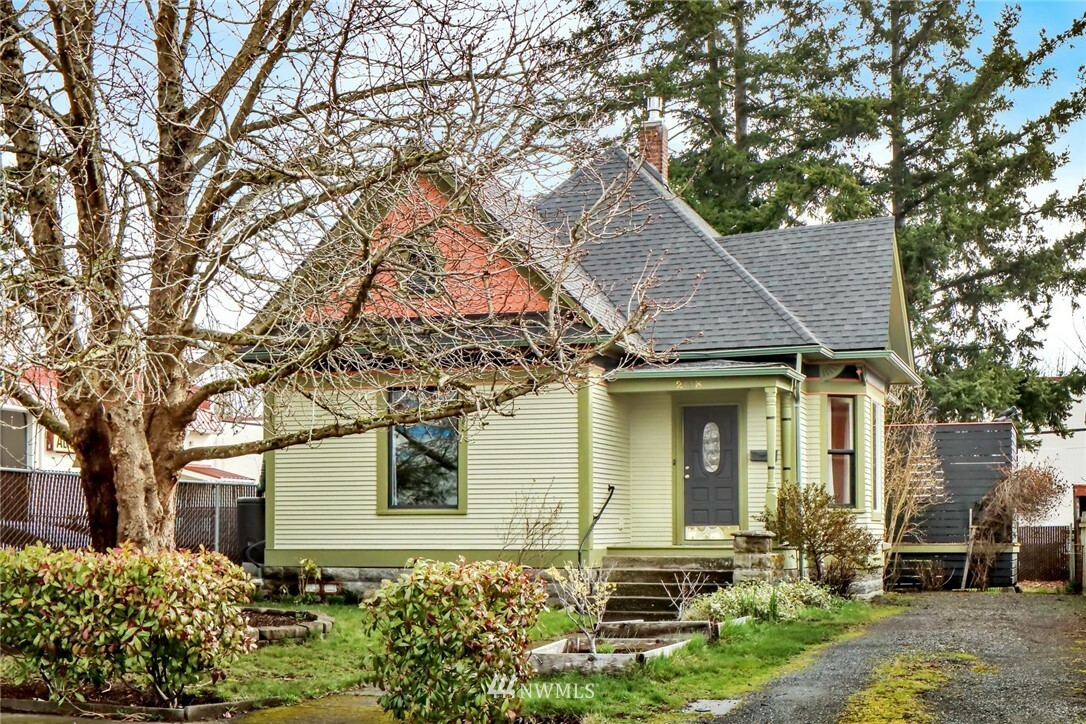 Property Photo:  2118 Iron Street  WA 98225 