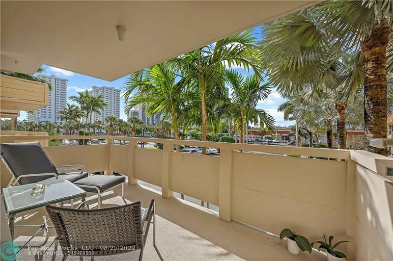 Property Photo: 3333 NE 34th St 211 FL 33308