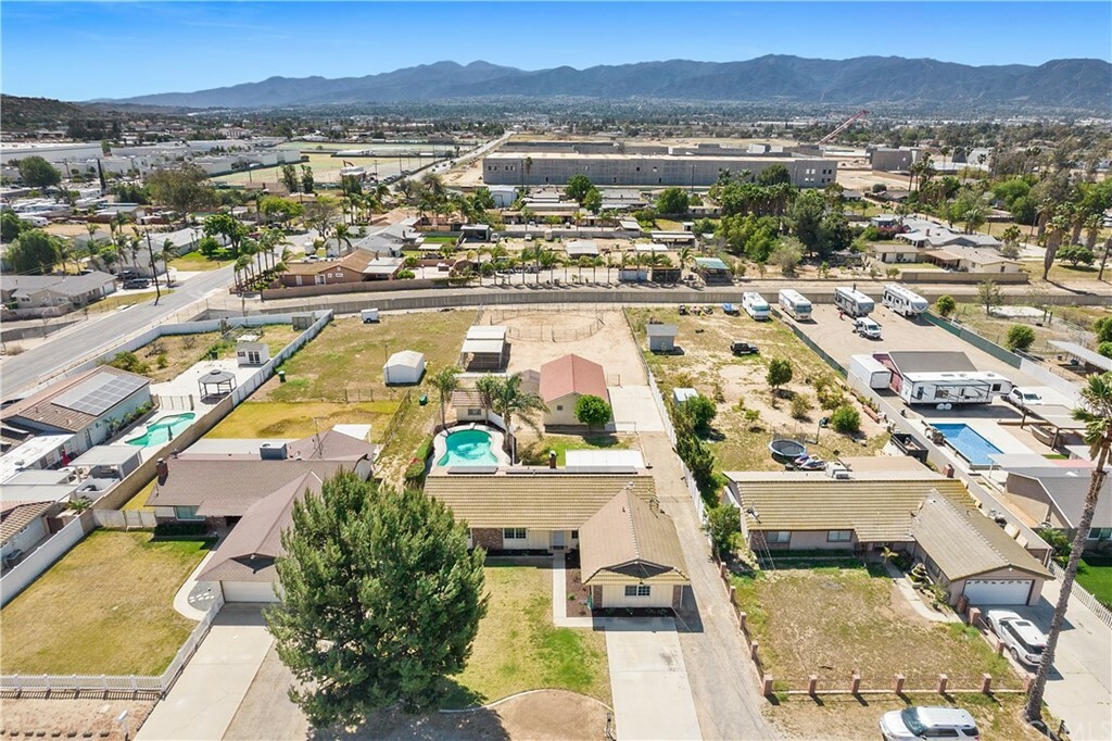 Property Photo:  2260 Chatterton Lane  CA 92860 