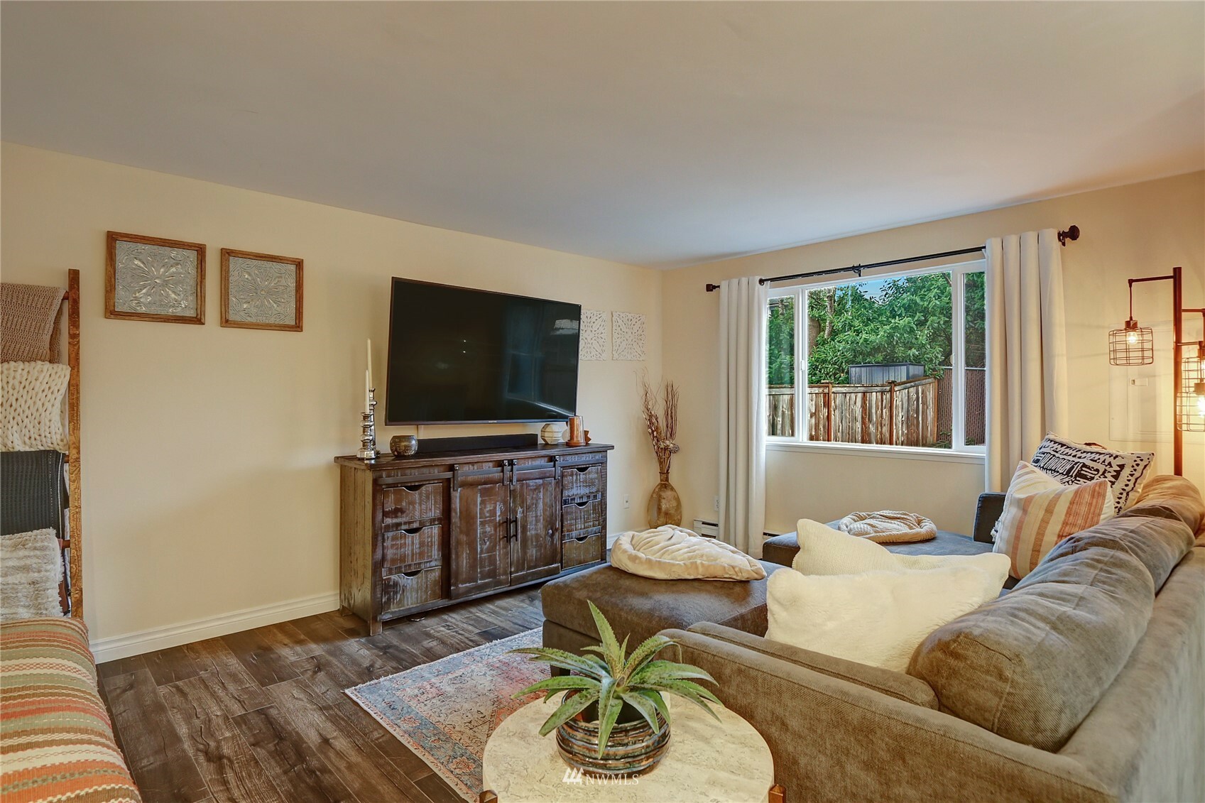 Property Photo: 10014 NE 138th Place Q2 WA 98034