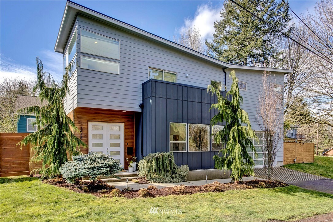 Property Photo:  2928 S Ferdinand Street  WA 98108 