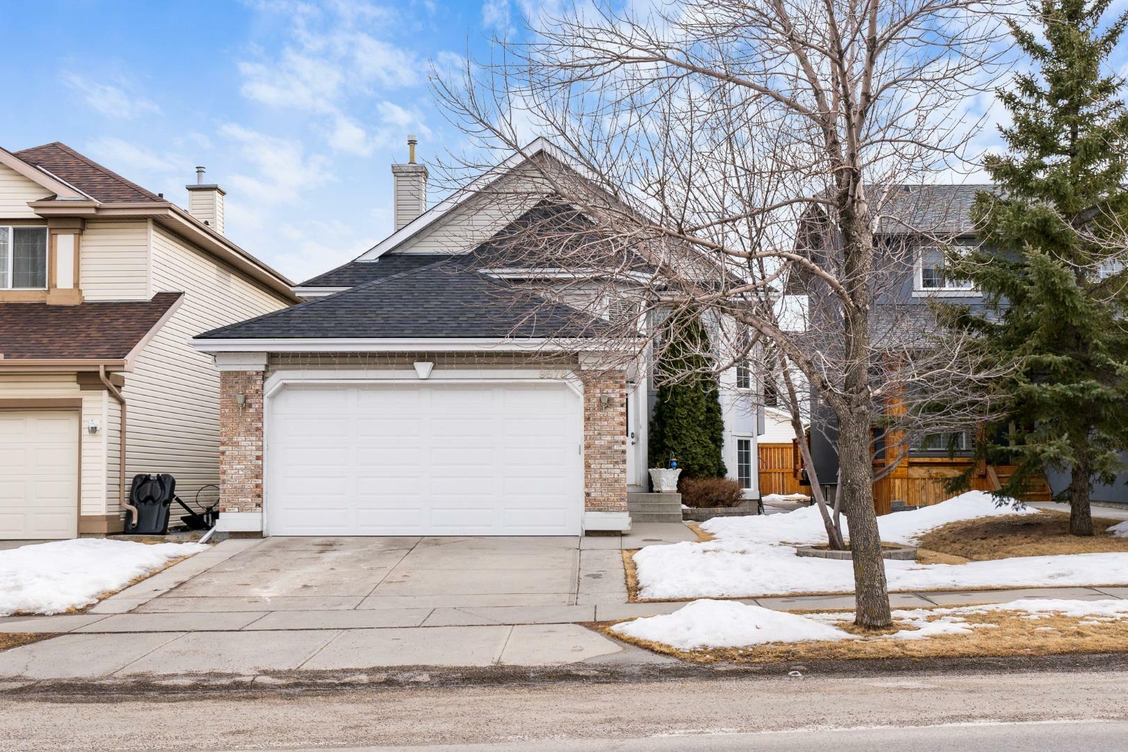Property Photo: 9878 Hidden Valley Drive NW AB T3A 5K4