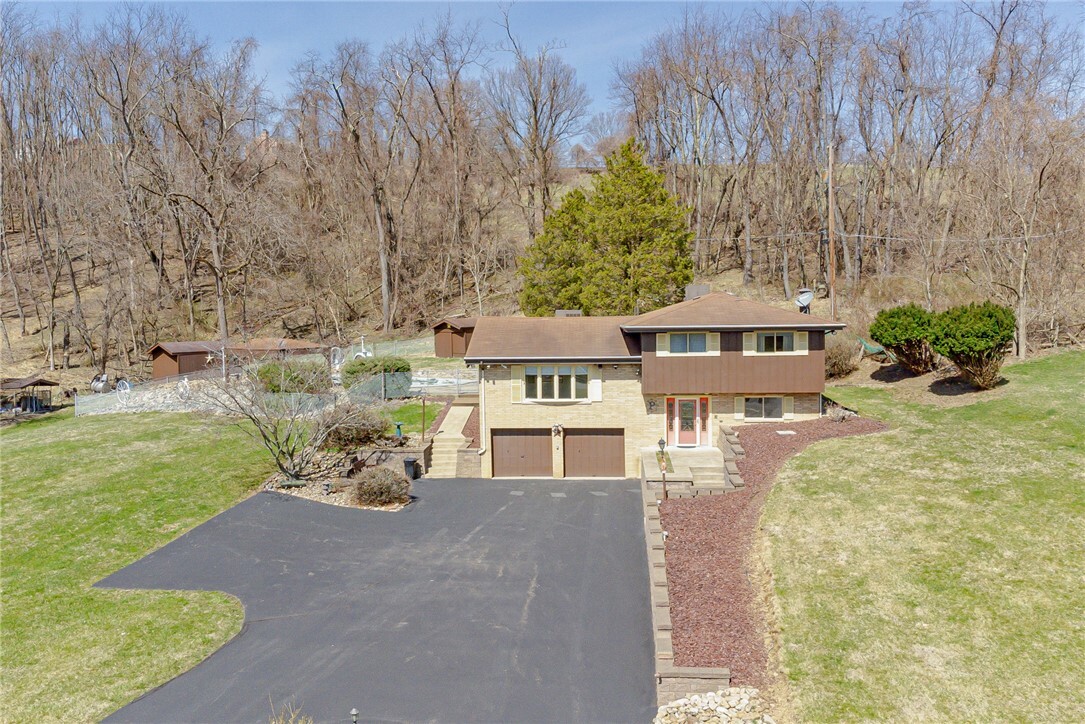 Property Photo:  709 Indian Hill Road  PA 15012 