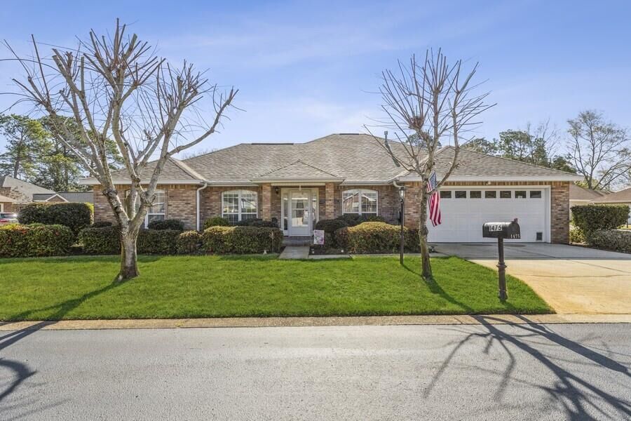 Property Photo:  1475 Rawlins Court  FL 32578 