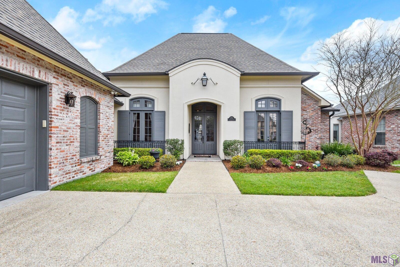 Property Photo:  13711 Landmark Dr  LA 70810 