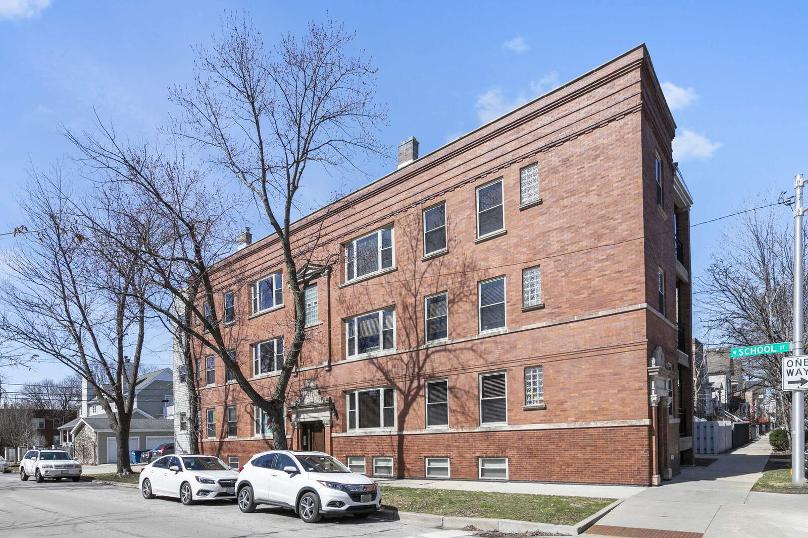 Property Photo: 2206 W School Street 1W IL 60618