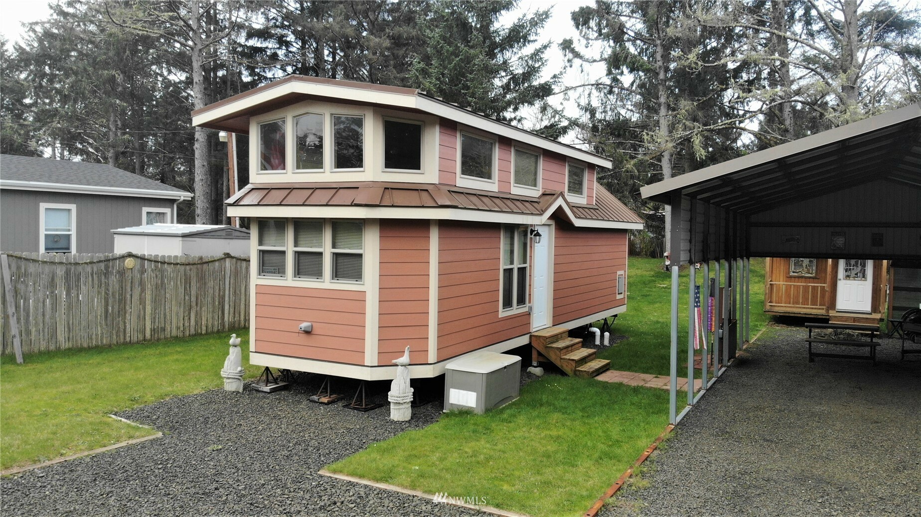 Property Photo:  3517 Seabreeze Avenue  WA 98547 