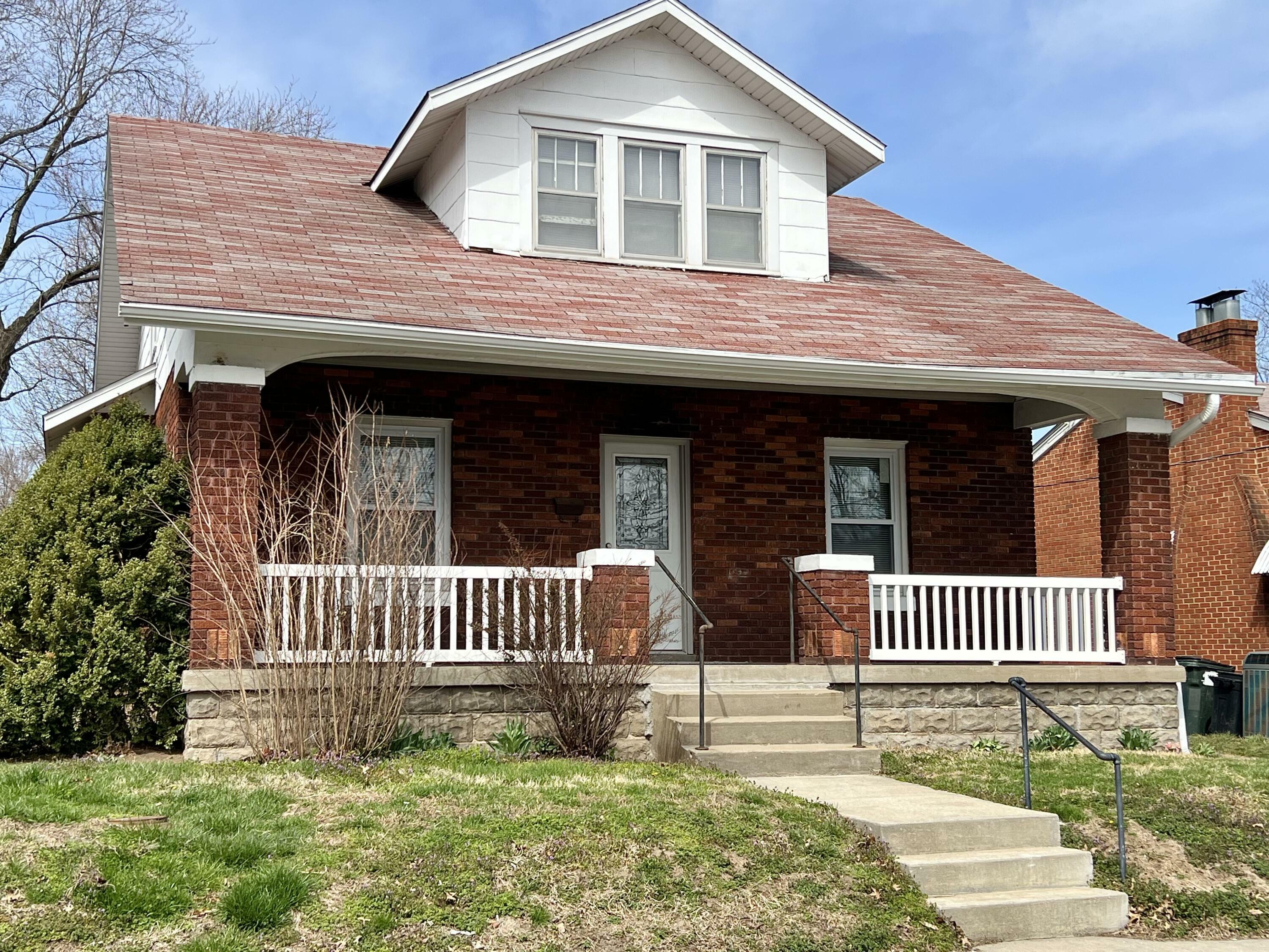 Property Photo:  307 McRoberts St  MO 65233 