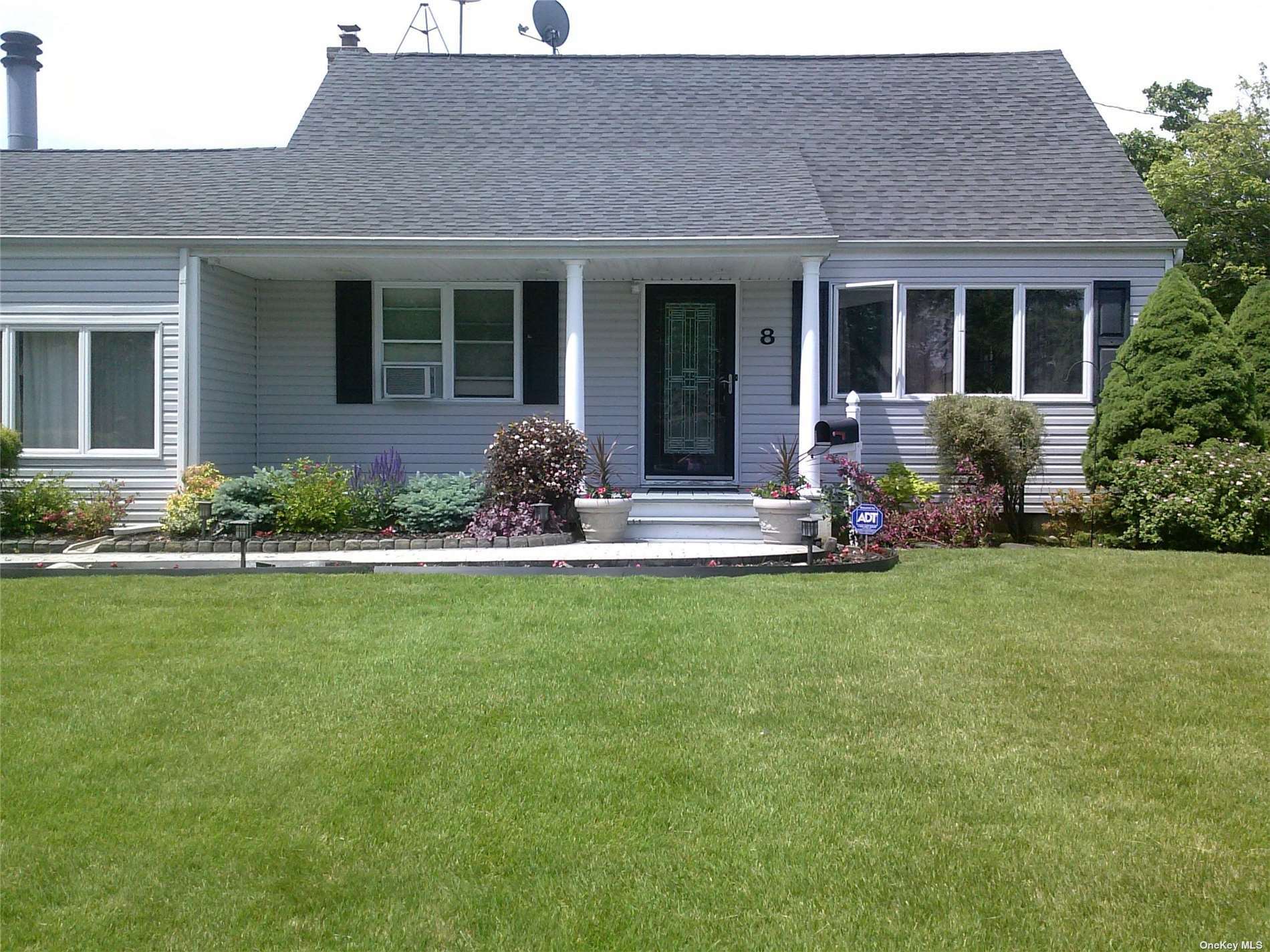 Property Photo:  8 Deer Lake Drive  NY 11703 