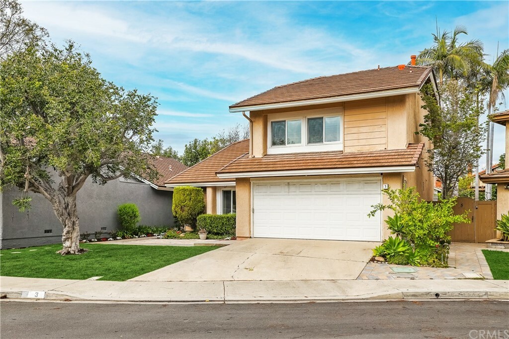 Property Photo: 3 E Campanero CA 92620